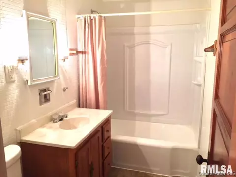 2224 E Monroe St, Springfield, IL 62703 photo 7