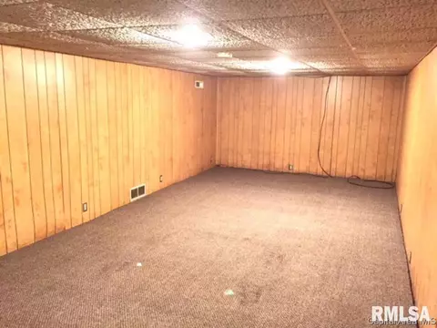 2224 E Monroe St, Springfield, IL 62703 photo 9
