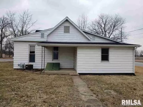 385 E Jefferson St, Greenview, IL 62642 photo 3
