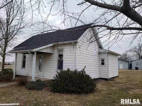 385 E Jefferson St, Greenview, IL 62642 photo 2
