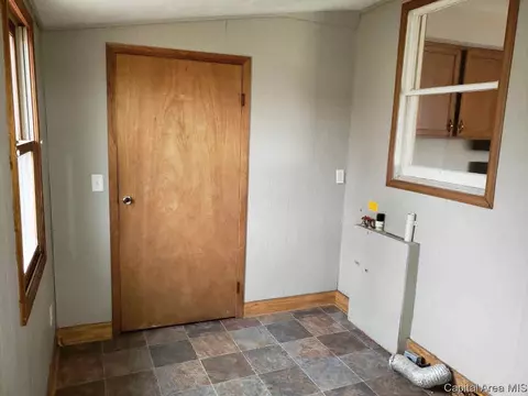 385 E Jefferson St, Greenview, IL 62642 photo 11