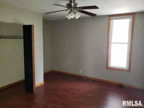 385 E Jefferson St, Greenview, IL 62642 photo 6