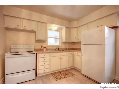 2240 E Watch Ave, Springfield, IL 62702 photo 7