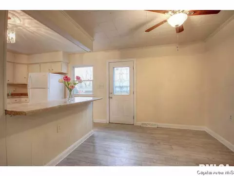 2240 E Watch Ave, Springfield, IL 62702 photo 10