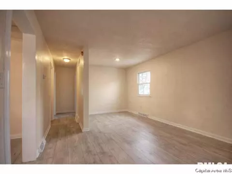 2240 E Watch Ave, Springfield, IL 62702 photo 6
