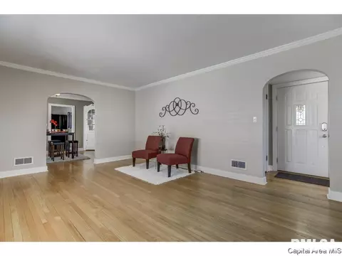 2044 S State St, Springfield, IL 62704 photo 4
