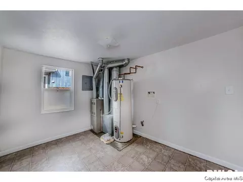 624 E Wood Ave, Springfield, IL 62702 photo 15