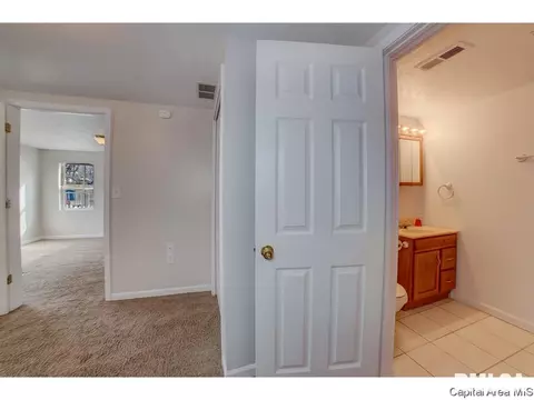 624 E Wood Ave, Springfield, IL 62702 photo 8