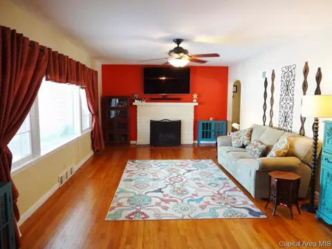 1916 Parkview Dr, Springfield, IL 62704 photo 3