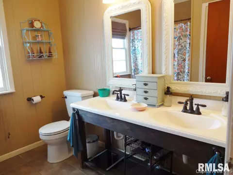 1916 Parkview Dr, Springfield, IL 62704 photo 17