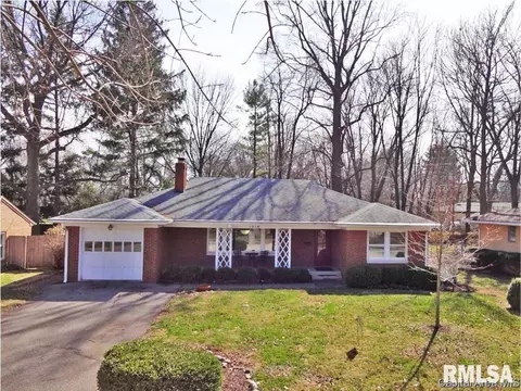 1916 Parkview Dr, Springfield, IL 62704 photo 1