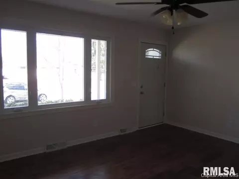 2059 Scarbrough Rd, Springfield, IL 62702 photo 5