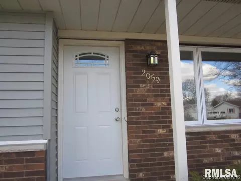2059 Scarbrough Rd, Springfield, IL 62702 photo 2