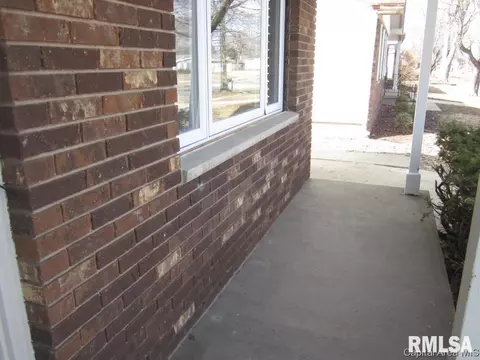 2059 Scarbrough Rd, Springfield, IL 62702 photo 3