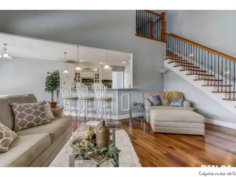 2444 Wimbledon, Springfield, IL 62704 photo 3
