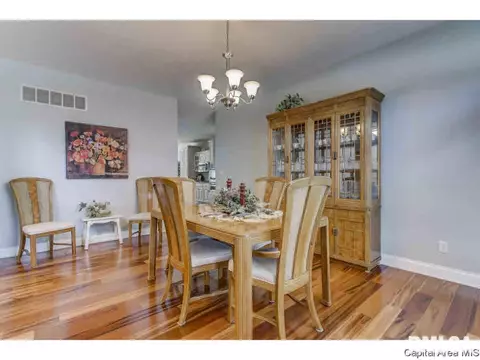 2444 Wimbledon, Springfield, IL 62704 photo 12