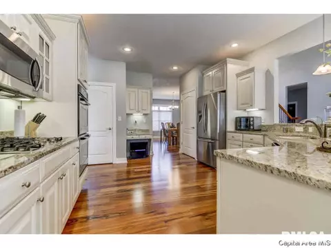 2444 Wimbledon, Springfield, IL 62704 photo 7
