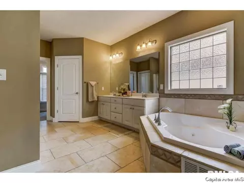 2444 Wimbledon, Springfield, IL 62704 photo 18