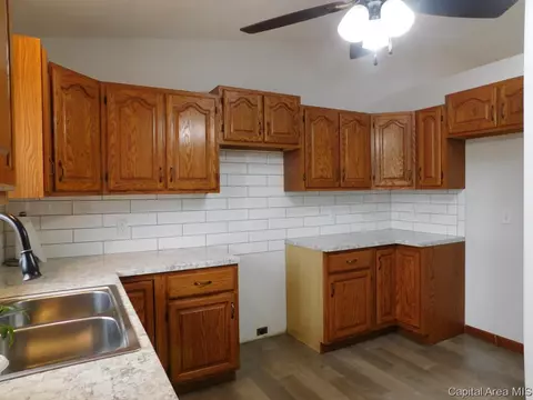 6304 Hayley Ct, Springfield, IL 62707 photo 8