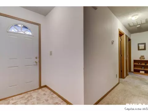 5242 Buford St, Springfield, IL 62703 photo 2