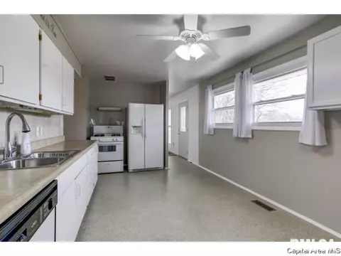 2129 N 23rd, Springfield, IL 62702 photo 9