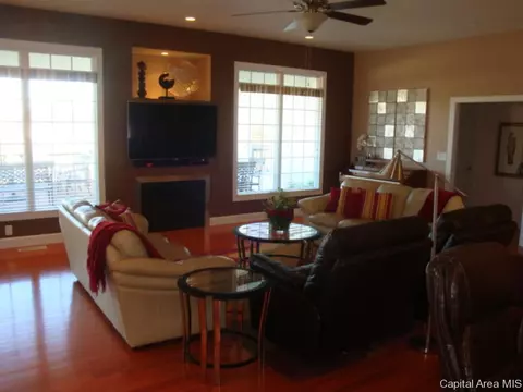 1900 Grist Mill Dr, Springfield, IL 62711 photo 5