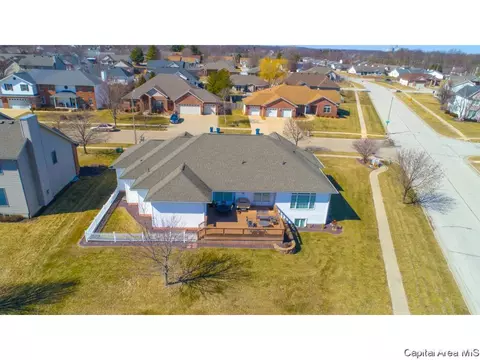 1900 Grist Mill Dr, Springfield, IL 62711 photo 3