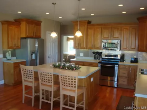 1900 Grist Mill Dr, Springfield, IL 62711 photo 8
