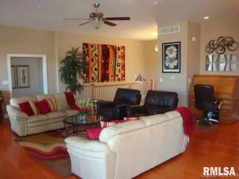 1900 Grist Mill Dr, Springfield, IL 62711 photo 4