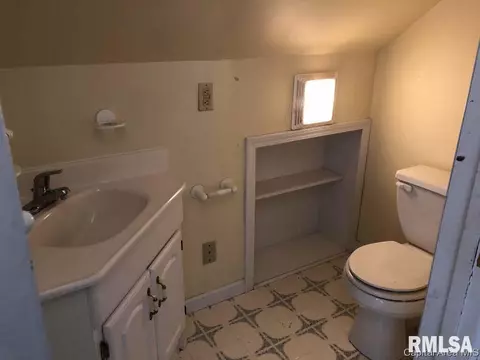 625 E Wood Ave, Springfield, IL 62702 photo 14