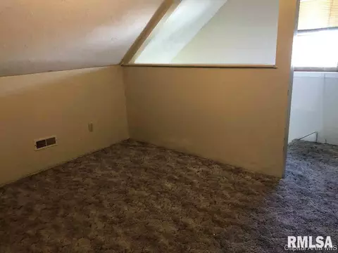 625 E Wood Ave, Springfield, IL 62702 photo 10