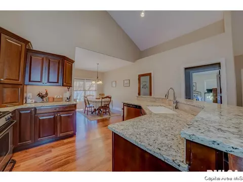 2407 Interlacken Dr, Springfield, IL 62704 photo 10