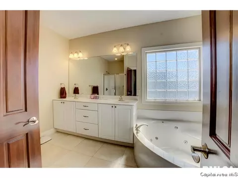 2407 Interlacken Dr, Springfield, IL 62704 photo 20