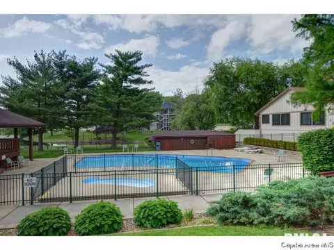 13 Oakbend Ct, Springfield, IL 62704 photo 7