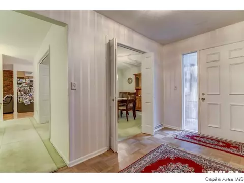 136 Cypress Point Dr, Springfield, IL 62704 photo 3