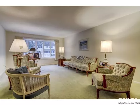 136 Cypress Point Dr, Springfield, IL 62704 photo 4