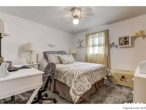 2417 Cahokia Dr, Springfield, IL 62702 photo 5