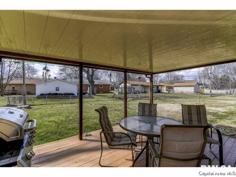 2417 Cahokia Dr, Springfield, IL 62702 photo 3