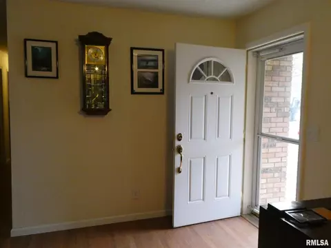 10 Skyview Dr, Springfield, IL 62702 photo 3