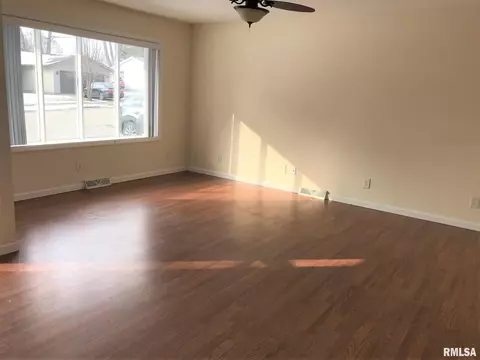 10 Skyview Dr, Springfield, IL 62702 photo 4