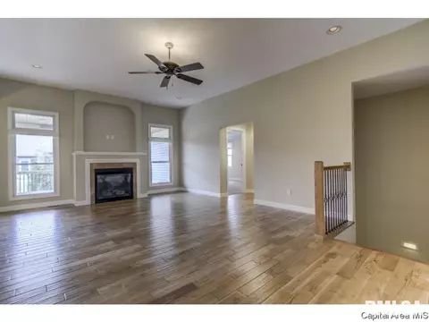 2709 Whiteside Xing, Springfield, IL 62711 photo 4