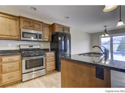 2709 Whiteside Xing, Springfield, IL 62711 photo 8