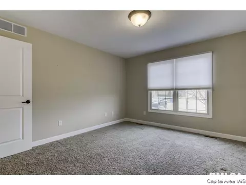 2709 Whiteside Xing, Springfield, IL 62711 photo 17