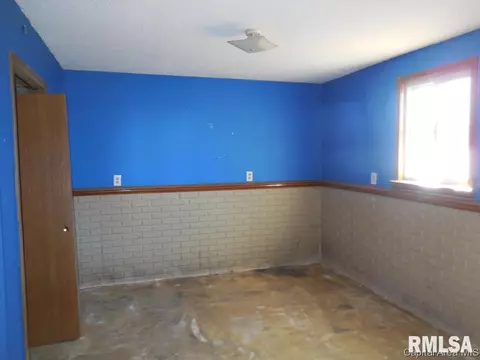 200 E Chambers, Jacksonville, IL 62650 photo 2