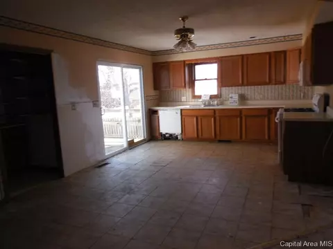 200 E Chambers, Jacksonville, IL 62650 photo 7
