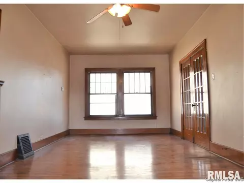 1527 S 5th St, Springfield, IL 62703 photo 6