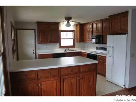 33 Locksley Ln, Springfield, IL 62704 photo 6