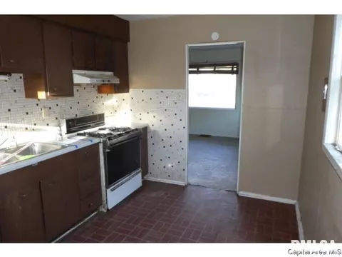 159 N English Ave, Springfield, IL 62702 photo 5
