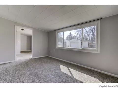 1924 E Hood St, Springfield, IL 62703 photo 11