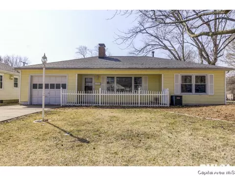 1924 E Hood St, Springfield, IL 62703 photo 1